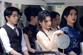Baby旗袍造型亮相新综艺，身材凹凸有致太绝了，细腰需靠别针固定图片