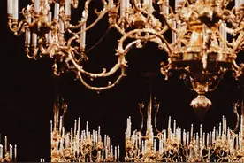 圣罗兰冬季女装秀重返黄金时代图片