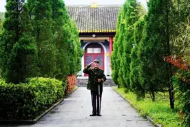 感动！一人一馆 一生坚守图片