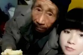 97年，50岁老人捡到一名女婴，24年后女婴身价千万，如何报答养父图片