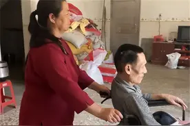 湖南嫂子彭艮凤，照顾瘫痪小叔子17年，小叔子：嫂子恩情来生再报图片