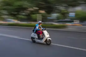 为什么年轻人迷上小电驴了？图片