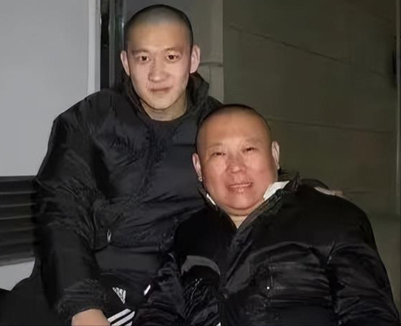 昔日爱徒"反目成仇",郭德纲两次进京屡屡碰壁,成名道尽心酸