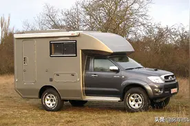 丰田海拉克斯皮卡房车，配3.0T柴油四驱越野底盘，公认皮实耐造图片