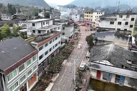 哥哥将老宅借给弟弟居住，八年后想要拿回房产，竟被弟弟索要16万图片