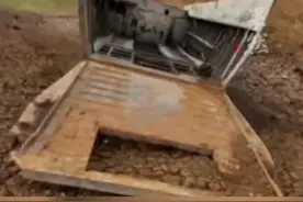 美军二战“幽灵船”因干旱重现人世，沉湖原因至今是谜图片