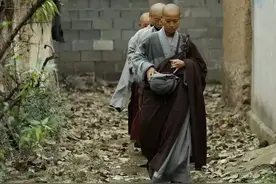 海城清贫寺庙：庙内皆女性，禁止捐钱长年苦修，日睡4小时吃一餐图片
