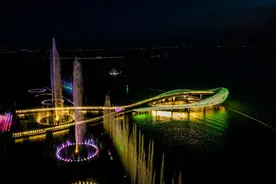 五一假期，苏州湾阅湖台音乐喷泉璀璨归来图片