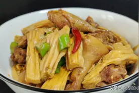 腐竹焖鸭肉：堪称“入秋第一补”！好营养，补而不腻，满足你的胃图片