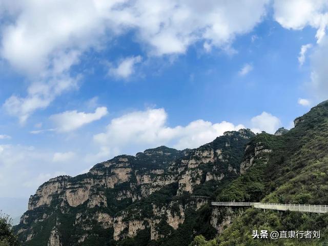 朋友携家人开车四小时去山西悬空寺却败兴而归，于是带他们来这儿