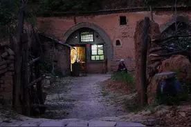 故事：陕西70岁老妇整夜不睡觉，家中传出敲骨头声，专家查明真相图片