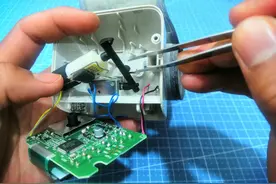 手腕式血压计拆解(OMRON-HEM-6200)图片