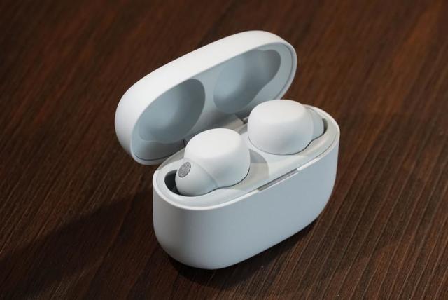 有种要跟苹果耳机拼命的架势，谈索尼WH-1000XM5与LinkBuds S