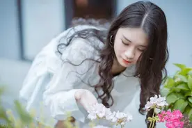 故事：总裁为挡相亲让我做一日女友，可任务完成，他却赖上我不走图片