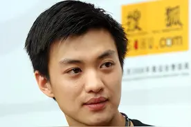 “加钱居士”周一围：五年感情败给金钱，婚姻靠“卑微”延续图片