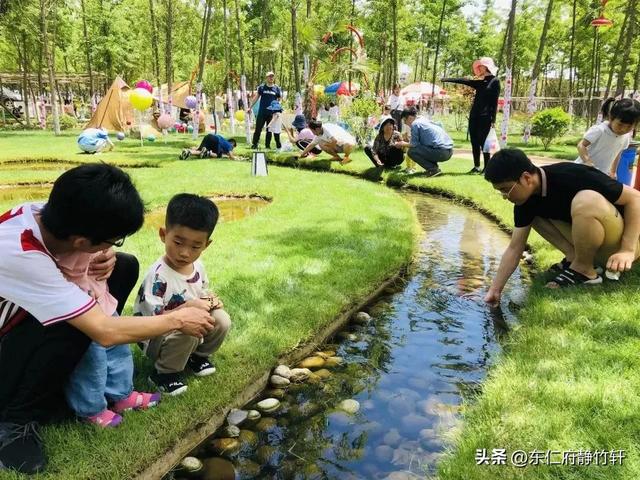 联题陕西省西安市西咸新区创新港绿浪公社风光 文/李景宁