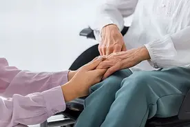 有儿有女却遇赡养难？别让“轮流赡养”沦为“悬空的赡养”图片