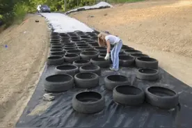 为什么美国人修公路时，要预埋一层轮胎？中国怎么不效仿？图片