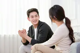 异性聊天正常吗？有多少人在悄悄和异性聊天。图片