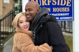 又一女星宣布嫁黑人，男方是离异带3娃48岁球星，女方是湖北歌手图片