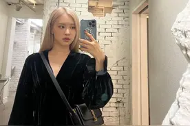 Blackpink Rosé晒自拍，变身金发甜妹，恋爱传闻不攻自破图片