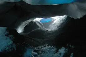 南极冰盖下方有异象？科学家发现神秘洞穴，存在人类没见过的生命图片