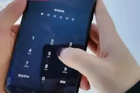 手机密码忘记了怎么解锁？不用花钱去刷机，按2个键10秒就搞定图片