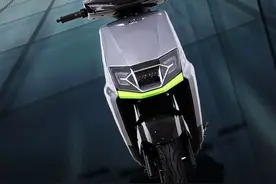 2款适合山区骑行的电摩来了，能爬20度大坡，最大续航240公里图片