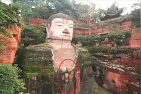 乐山大佛矗立千年不倒，每逢灾难大事竟闭眼掉泪，到底怎么回事？图片