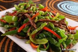青椒肉丝最好吃的做法，大厨教你诀窍，肉丝滑嫩青椒爽脆图片
