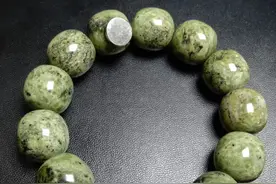 面对物美价廉的藏玉药王石，您心动吗？图片