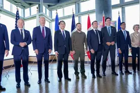 G7峰会合照，泽连斯基“站C位”，但今天的C位，就是明天的死位图片