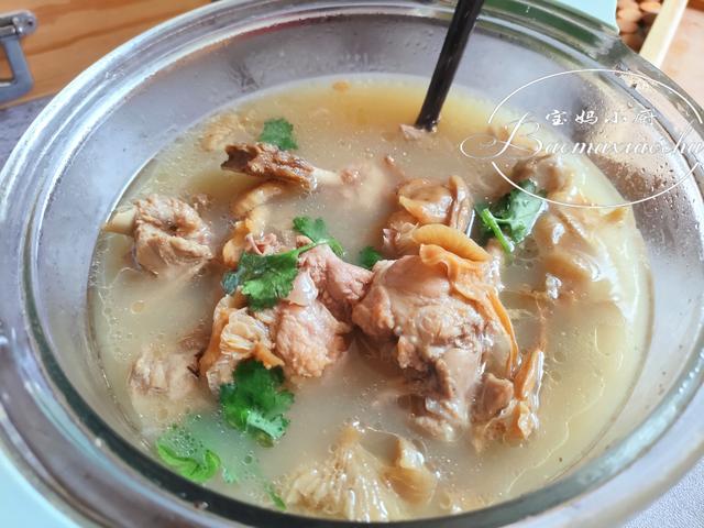 用鸭肉炖汤，记住“3个要”，没腥味，汤浓鲜美，比鸡汤喝着香