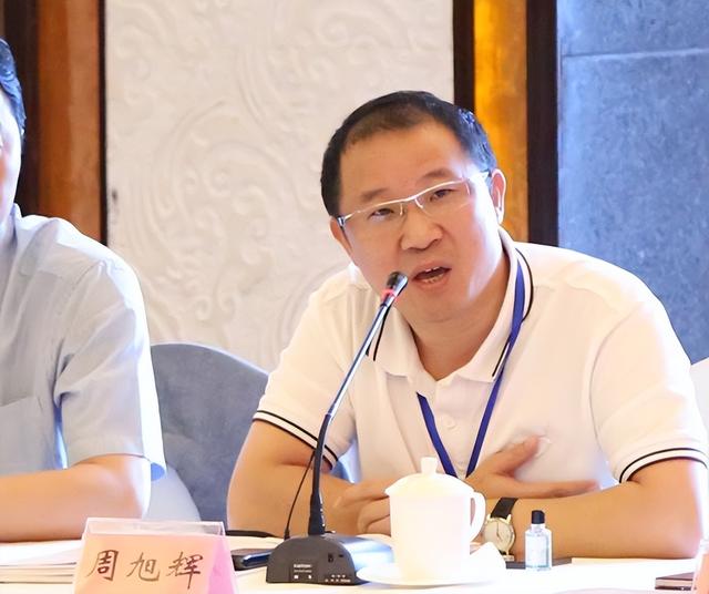 温州首富周旭辉:38岁融资9950万,44岁娶小10岁女明星,如今入狱