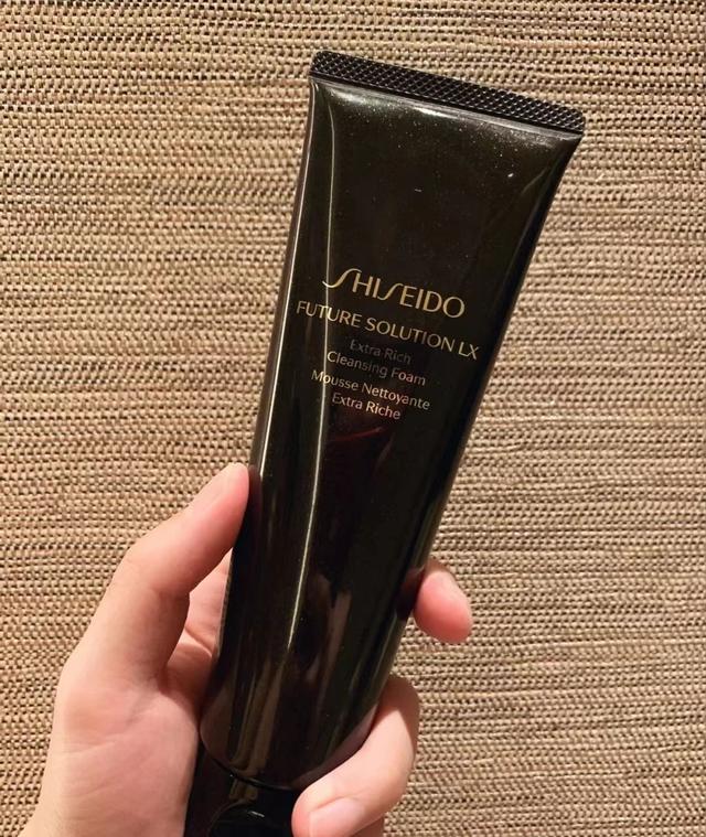 油皮最爱的洗面奶盘点：从平价到贵妇，总有一款适合你