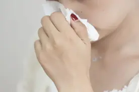 白天频繁嗜睡？这或许是身体在提醒你：4种疾病临门了，引起重视图片