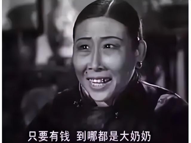 游戏圈最不务正业的官方，拿着公款去追星，却让玩家拍手叫好？