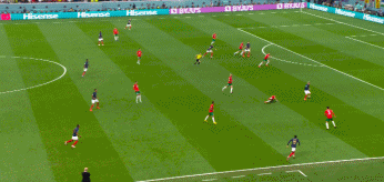世界杯决赛， 法国队来了！一场2-0踢出84年神迹，对手女球迷哭了