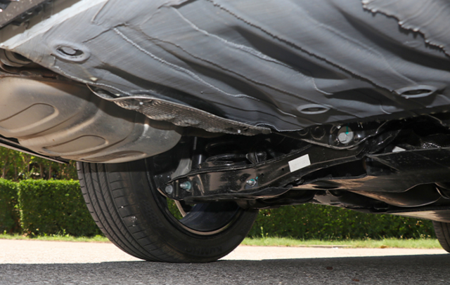 中庸依旧是亮点，新款速腾探店，5个优点3个缺点，花15万你买它？