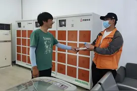 我这十年 | 蒙古汉子在郑州：曾经是日入498元的骑手，如今当上首个骑手之家的站长图片