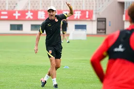 模拟实战！中国男足出征东亚杯前最后一练，主帅“疯狂上量”图片