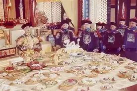 康熙为节约开支午餐只吃窝头，7天后看到内务府账单，康熙沉默了图片