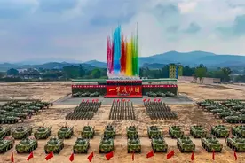 92式步战车升级大八轮！驻守东南沿海的“一等战功团”百车大授装图片