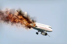 2002年，北航客机坠毁112人遇难，调查发现一乘客竟买了7份意外险图片