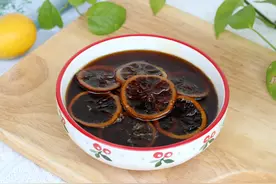 柠檬不起眼，却是止咳良药，煮熟冲水喝，润肺化痰比吃梨管用图片