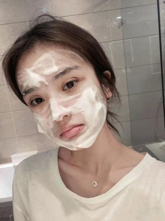 屈臣氏洗面奶红榜：珂润温和，花印清洁力优秀，多芬也不错