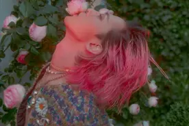 权志龙7登《Vogue Korea》，7月刊4封面画报，新粉发色独一无二图片