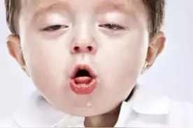 孩子老是恶心干呕，要排除这几方面的原因，这样预防有效果图片