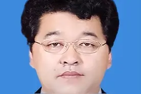 【身边榜样】陈飞：扶贫助困 尽显奉献担当图片