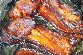 “蜜汁叉烧肉”的正宗做法，不烤箱不油炸，一撕马上爆出蜜汁图片
